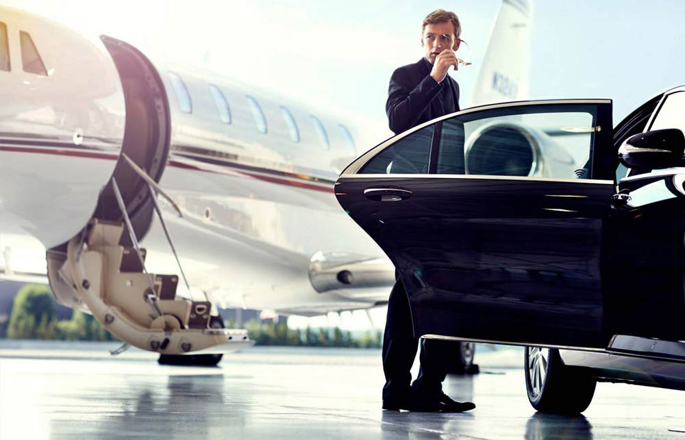 Airport Transfers - Safe & Reliable  Punctual & Clean Vehicles
